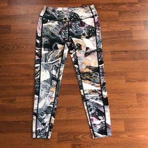 3/$30 Layer 8 leggings Athletic wear Size Sm  NWOT